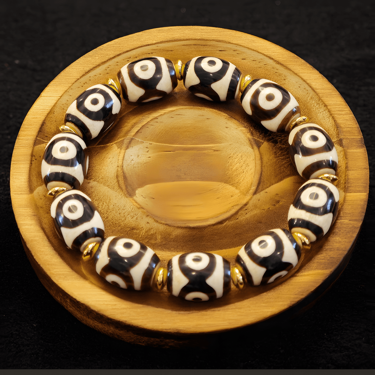 Tibetan agate Dzi bracelet collection — handcrafted Dzi bead jewelry with classic eye patterns