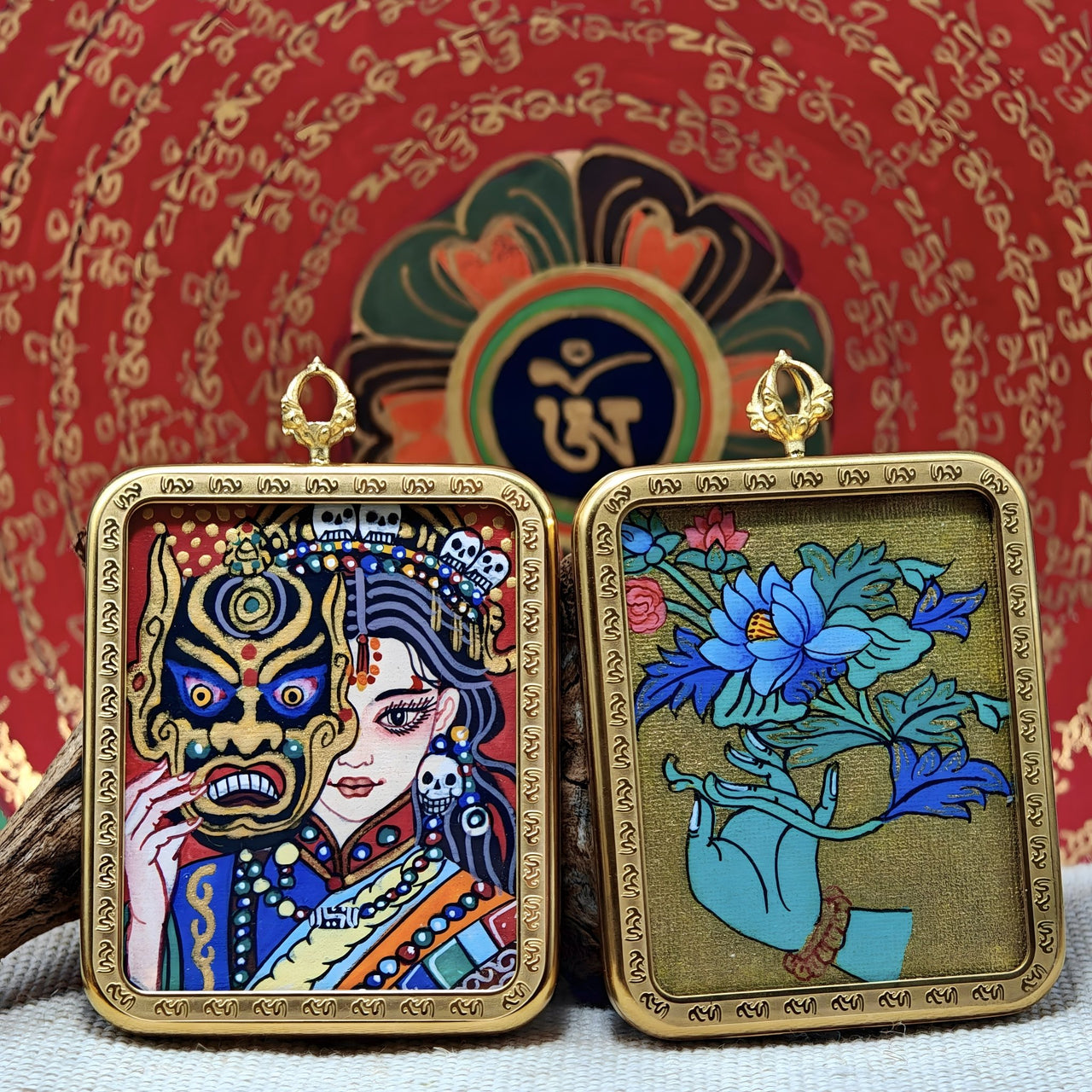 Zajiram Thangka Pendant – “Past & Present” Reincarnation Compass (3.5×4.5cm / 1.38×1.77") – Design#4 - Himalayan Whisper